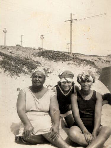 Willa Bruce, left, with her daughter-in-law and her sister in Manhattan Beach in the 1920s.